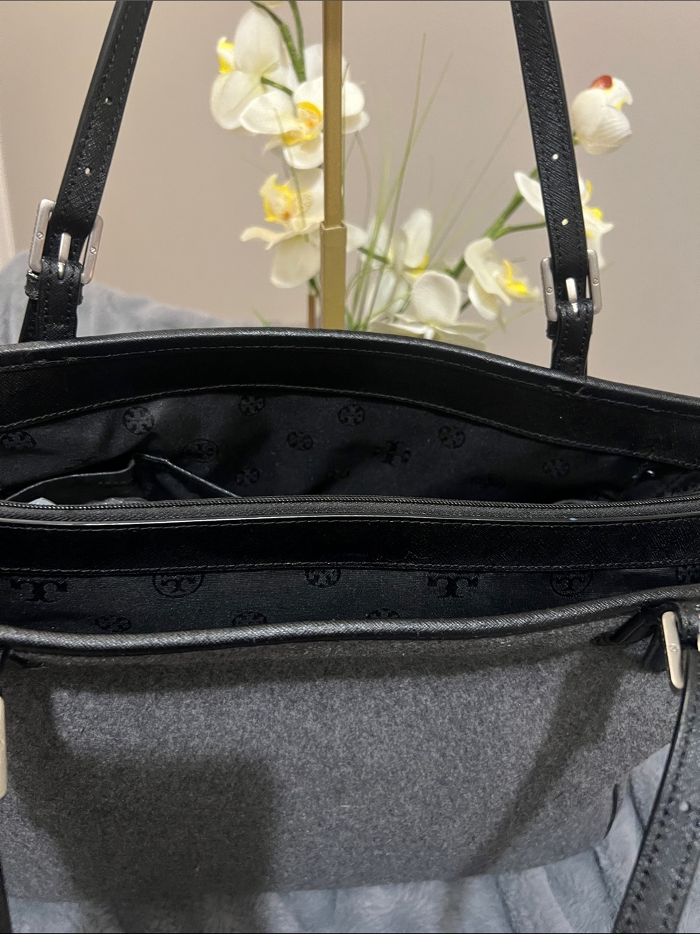 Tory Burch Gray Wool Buckle Tote with Black Leather Details GUC retail $349 - Picture 5 of 10